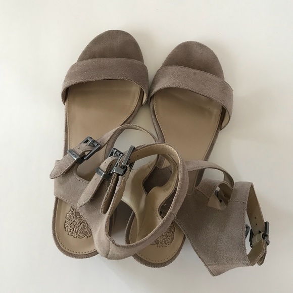 VINCE CAMUTO - SIZE 9.5M - Picture 4 of 8